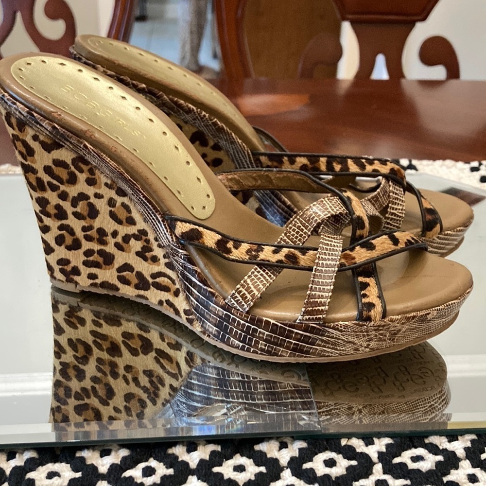 𝅺bcbg Leopard calf hair wedge shoes size 7